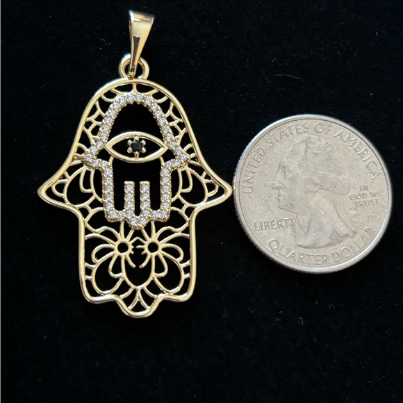 Gold plated Hamsa hand pendant - Picture 3 of 4